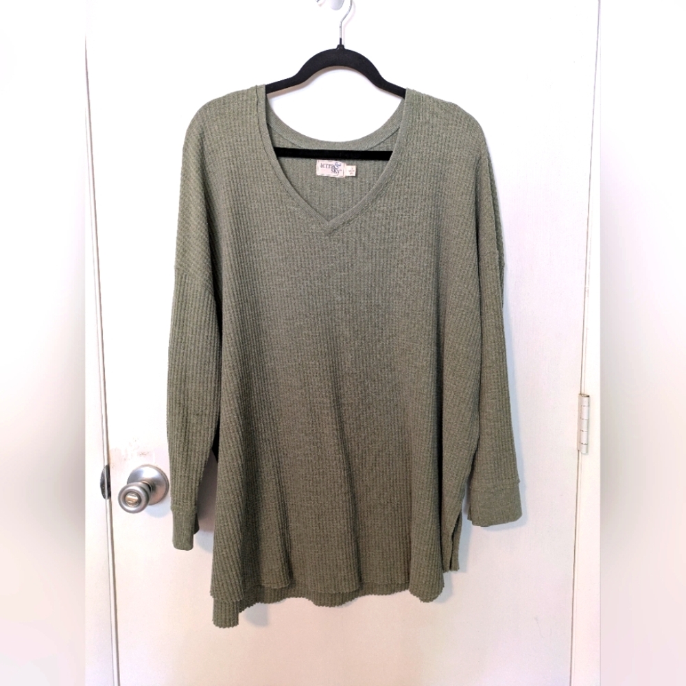 Terra & Sky 3x Waffle V-neck Shirt